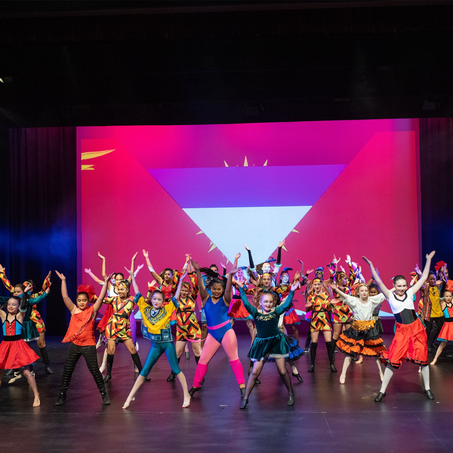 teamword-renaissance-kids-dancers