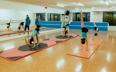 handstand, acrodance and gymnastics class